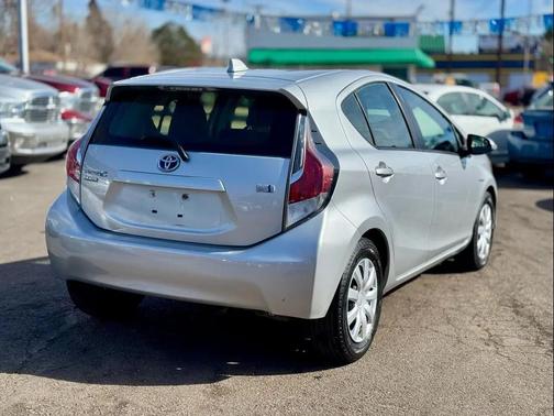 2016 Toyota Prius c Two