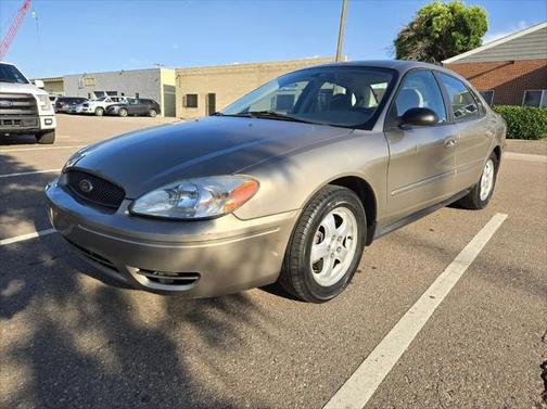 2005 Ford Taurus SE