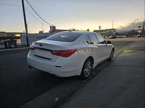 2017 INFINITI Q50 Base