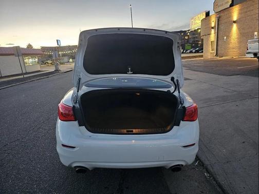 2017 INFINITI Q50 Base