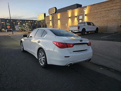 2017 INFINITI Q50 Base