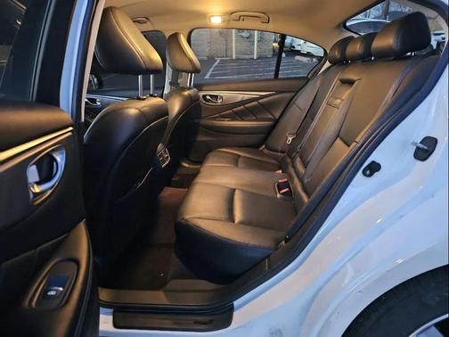 2017 INFINITI Q50 Base