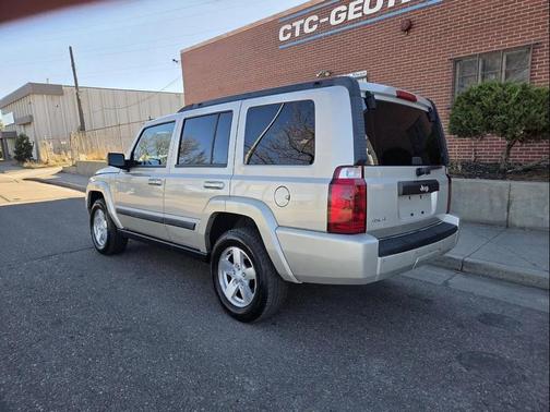 2008 Jeep Commander Sport