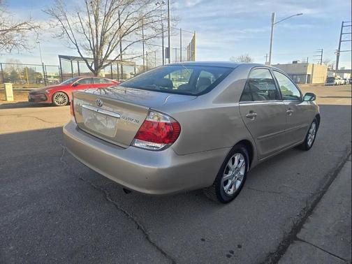 2005 Toyota Camry XLE