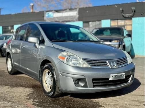 2009 Nissan Versa 1.8 S