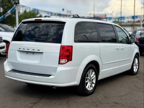 Bright White Clearcoat 2016 Dodge Grand Caravan SXT