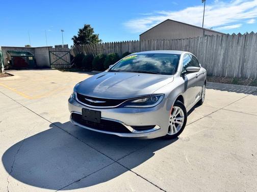 2017 Chrysler 200 Limited