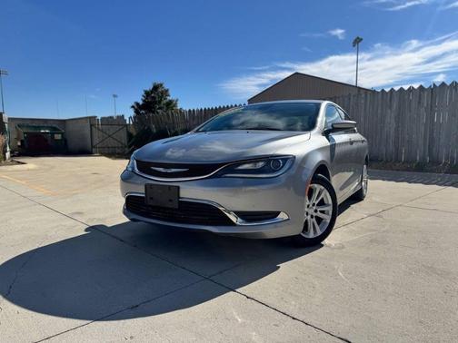 2017 Chrysler 200 Limited