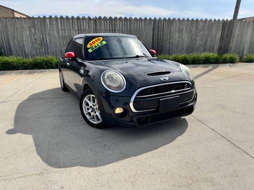 Moonwalk Grey Metallic 2016 MINI Hardtop Cooper S