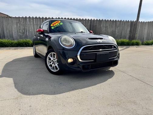 Moonwalk Grey Metallic 2016 MINI Hardtop Cooper S