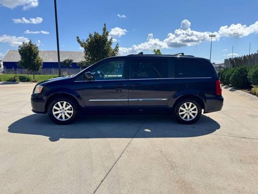 2013 Chrysler Town & Country Touring