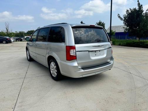 2011 Chrysler Town & Country Touring-L