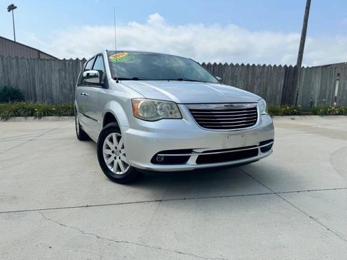 2011 Chrysler Town & Country Touring-L