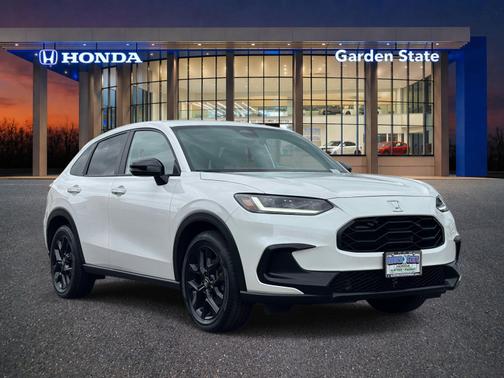 Platinum White Pearl 2024 Honda HR-V
