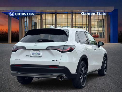 Platinum White Pearl 2024 Honda HR-V