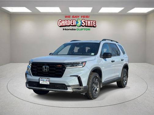 Sonic Gray Pearl 2023 Honda Pilot