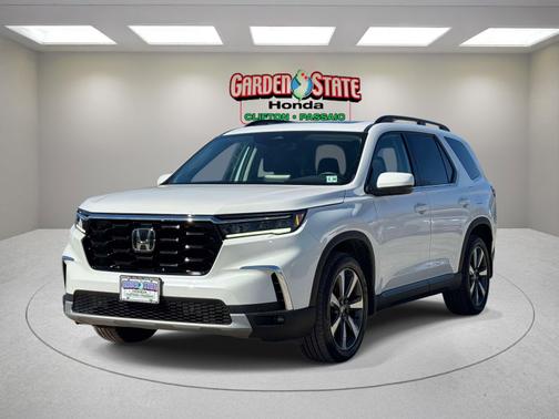 Platinum White Pearl 2023 Honda Pilot