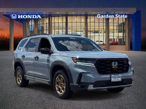 Sonic Gray Pearl 2024 Honda Pilot