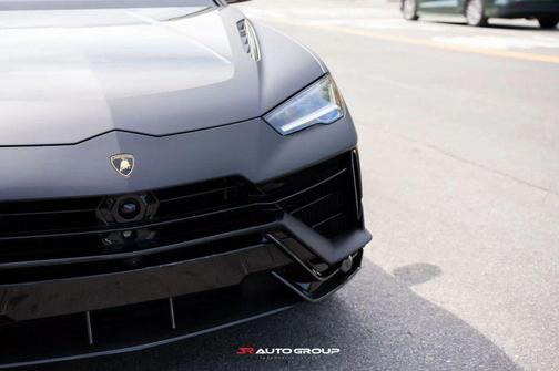 2023 Lamborghini Urus Performante
