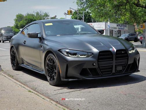 Black Sapphire Metallic 2022 BMW M4 Competition xDrive