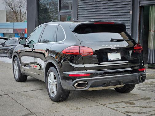 Black 2016 Porsche Cayenne Cayenne