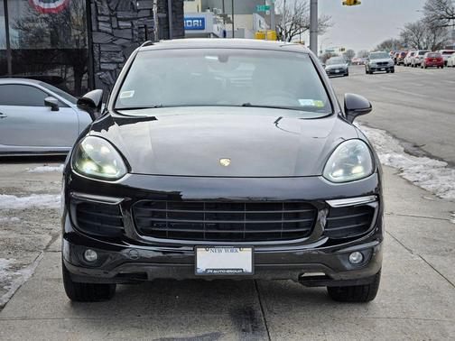 Black 2016 Porsche Cayenne Cayenne