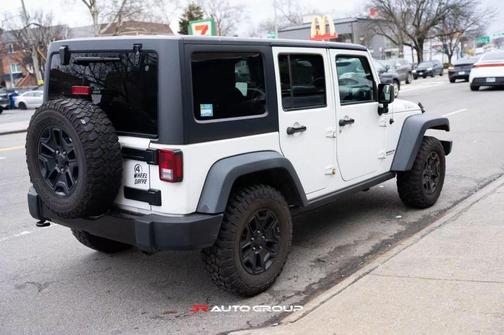 Bright White Clearcoat 2016 Jeep Wrangler Unlimited Sport