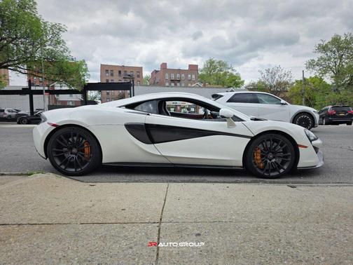 White 2016 McLaren 570S Coupe 2D