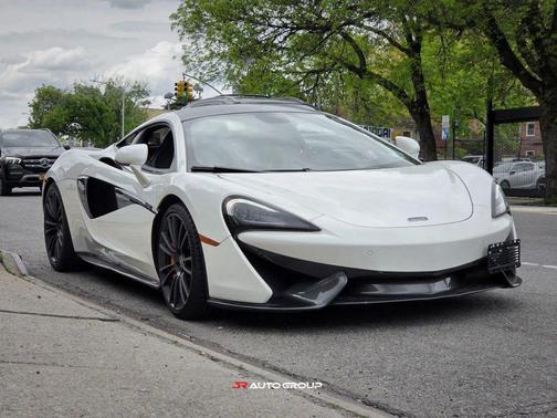 White 2016 McLaren 570S Coupe 2D