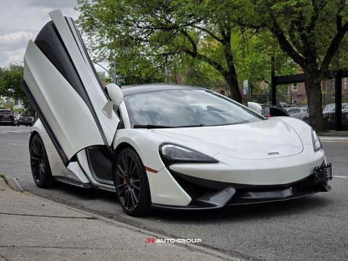 White 2016 McLaren 570S Coupe 2D