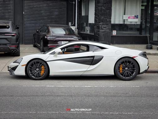 White 2016 McLaren 570S Coupe 2D