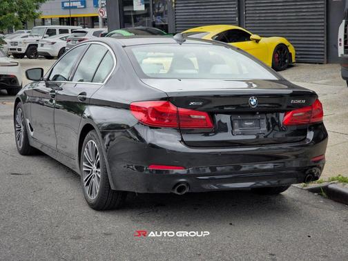 Black Sapphire Metallic 2019 BMW 530 xDrive
