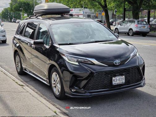 Midnight Black Metallic 2023 Toyota Sienna XSE 7 Passenger
