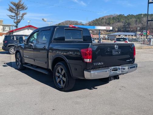 2015 Nissan Titan SV