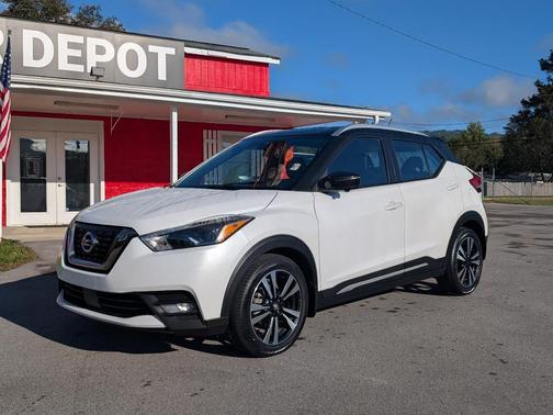 2020 Nissan Kicks SR