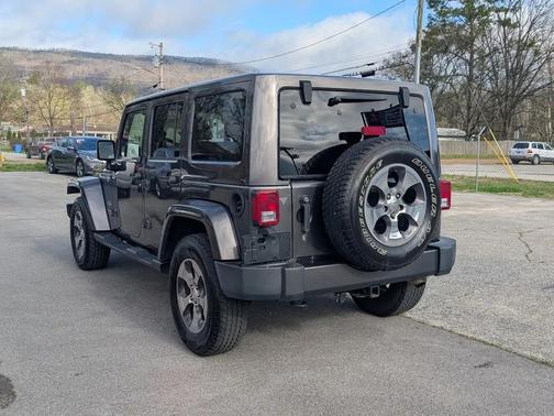 2017 Jeep Wrangler Unlimited Sahara