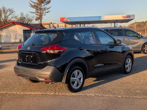 2018 Nissan Kicks S