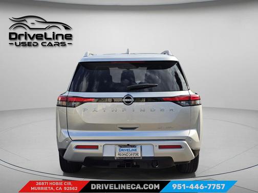 2025 Nissan Pathfinder SL 4WD