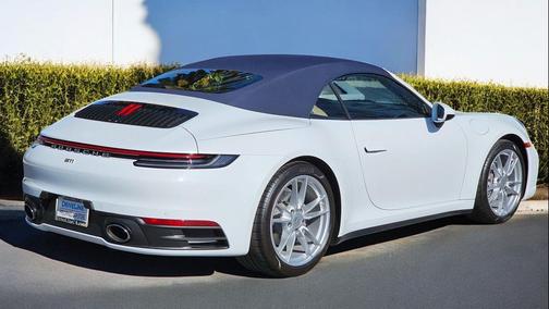 2022 Porsche 911 Carrera