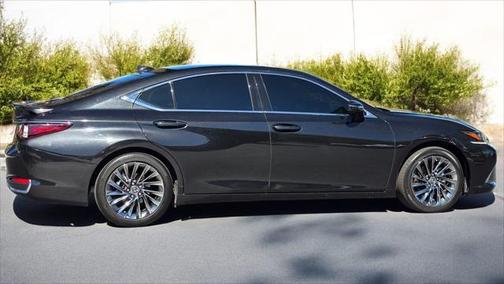 2024 Lexus ES 300h Luxury