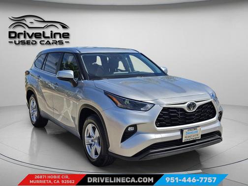 Celestial Silver Metallic 2025 Toyota Highlander LE