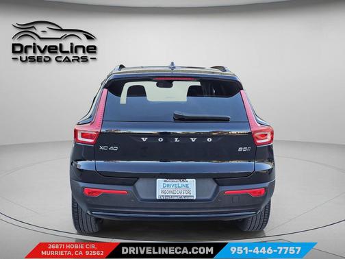 2025 Volvo XC40 B5 Plus Dark Theme