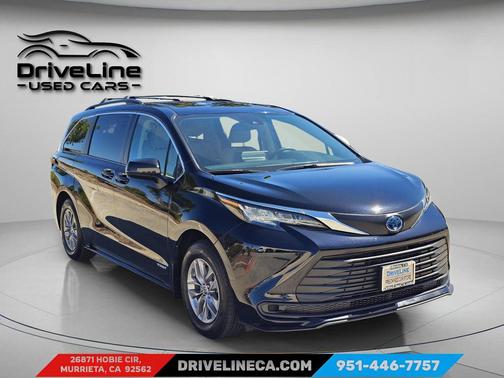 2021 Toyota Sienna LE