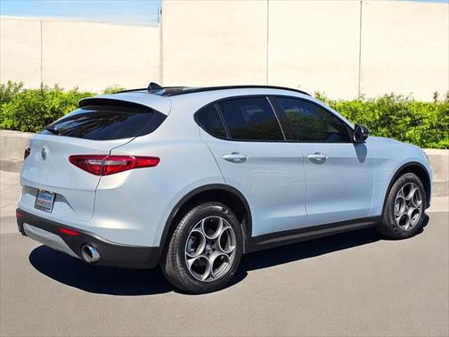 2021 Alfa Romeo Stelvio Base