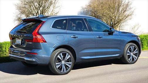 2022 Volvo XC60 B5 Inscription