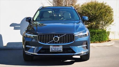 2022 Volvo XC60 B5 Inscription