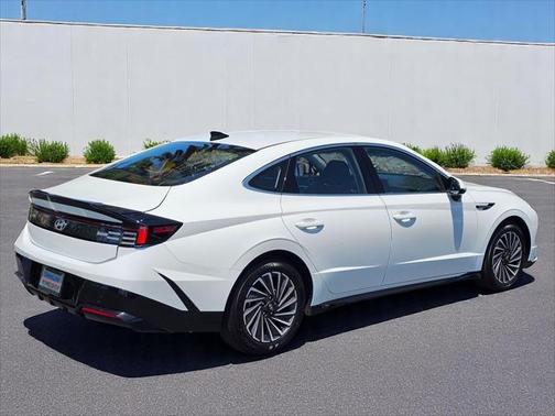 2024 Hyundai SONATA Hybrid SE