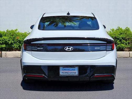 2024 Hyundai SONATA Hybrid SE