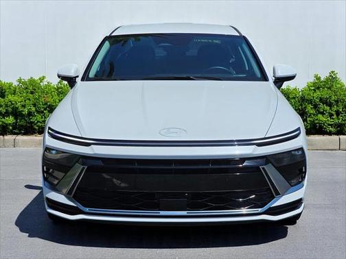 2024 Hyundai SONATA Hybrid SE