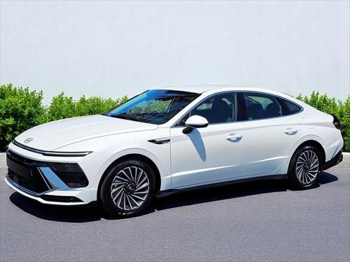 2024 Hyundai SONATA Hybrid SE